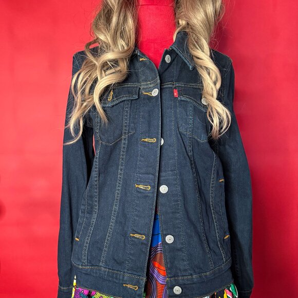 Upcycled Levi's Denim Set with Hand-Painted UFO Art - Vintage Rebel Style - Picture 4 of 12